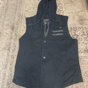 Hooded men’s vest